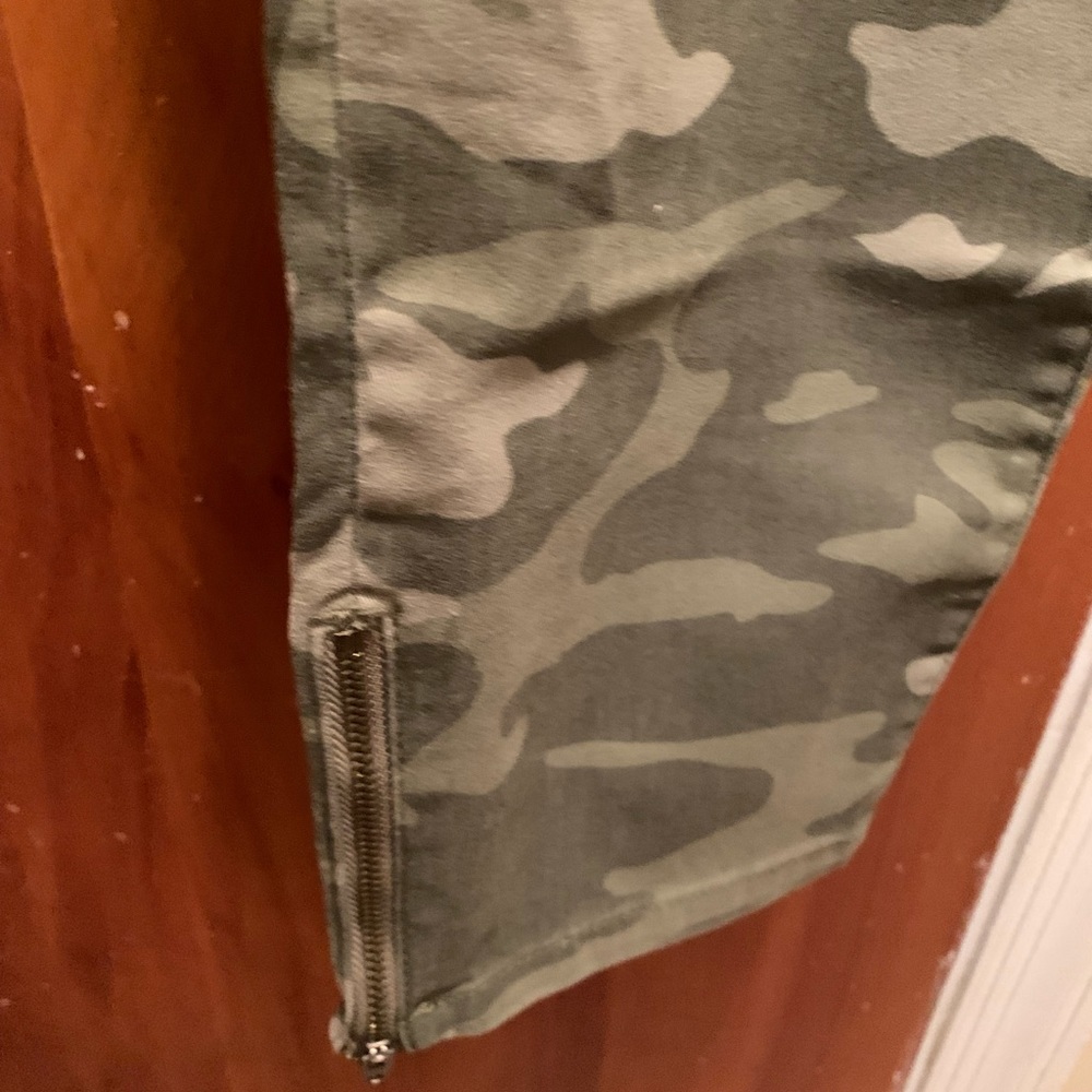 Jeans - Picture 3 of 3